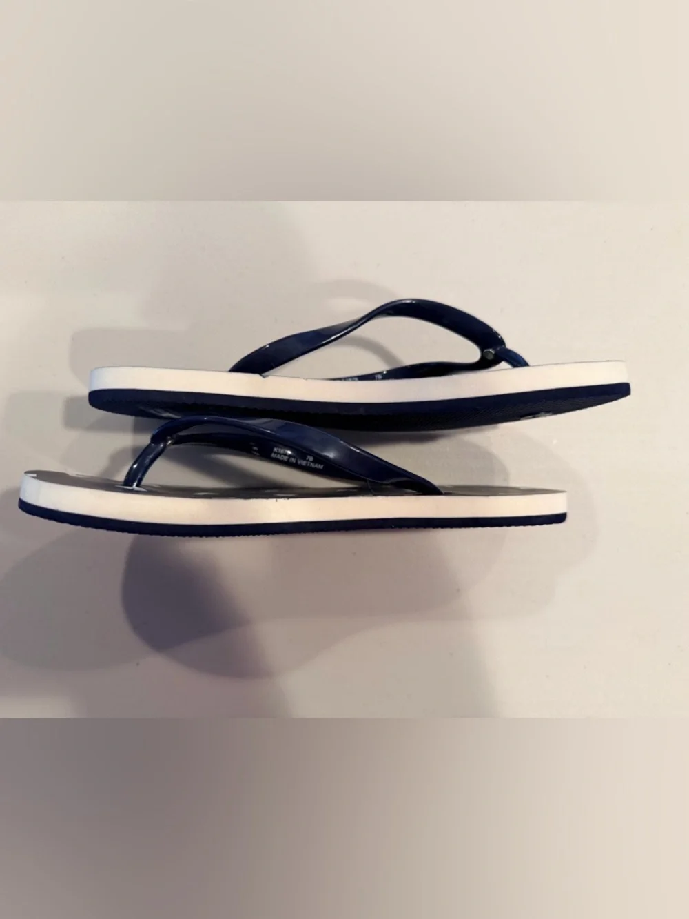 Kate Spade New York | ladies  Fiji flip-flop sandals. Size: 7B